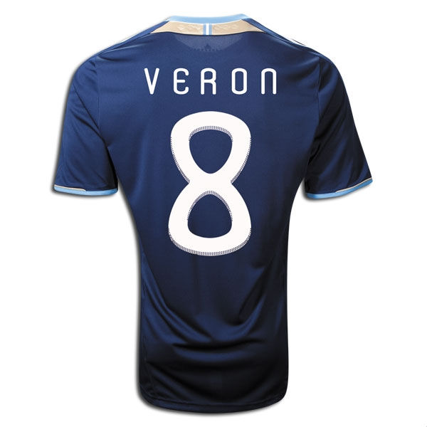 Adidas 2011-12 Argentina Away Shirt (Veron 8)