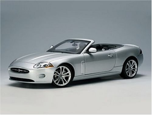 Diecast Model Jaguar XK Cabriolet (2006) in Silver (1:18 scale)