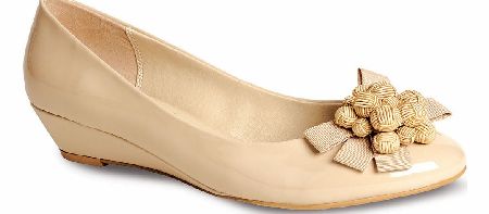 LUNAR Beige Patent Wedge Court