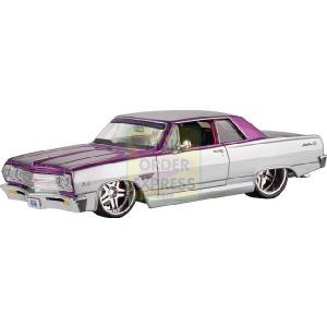 1 24 Chevrolet Malibu Purple and Silver