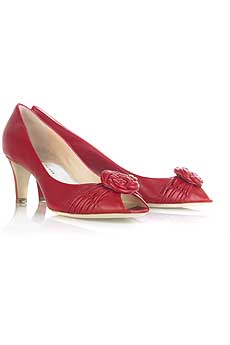 Rosette-front pumps