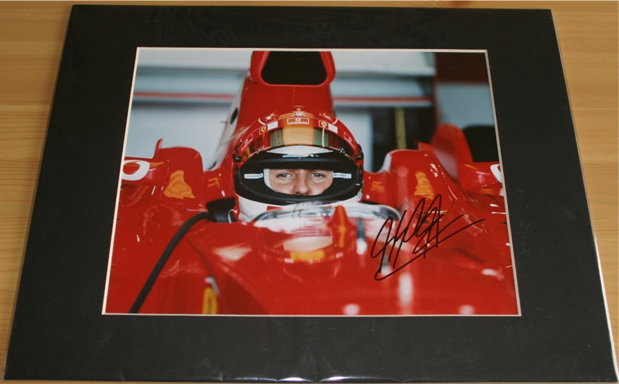 MICHAEL SCHUMACHER HAND SIGNED PHOTOGRAPH -