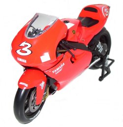 1:12 Scale Yamaha YZR 500 Team Marlboro 2001 - Max Biaggi