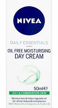 Daily Essentials Oil Free Moisturising Day