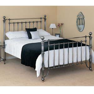 Wellington Classic- 4FT 6 Double- Hand Polished Bedstead