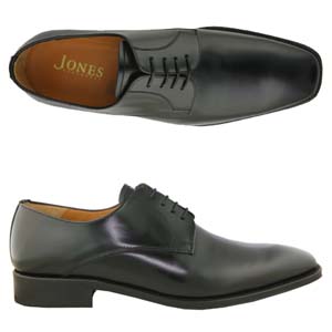 A 4 eyelet Derby from Jones Bootmaker. Features a classic look with a leather sole and rubber heel. 