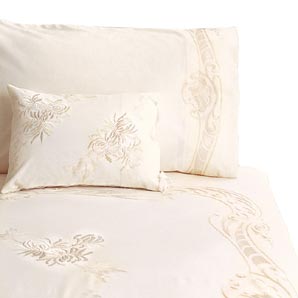 Jonelle Chrysanthemum oyster duvet covers and pill