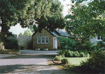 Unbranded Grooms Studio Cottage