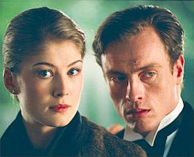 Toby Stephens & Rosamund Pike photo